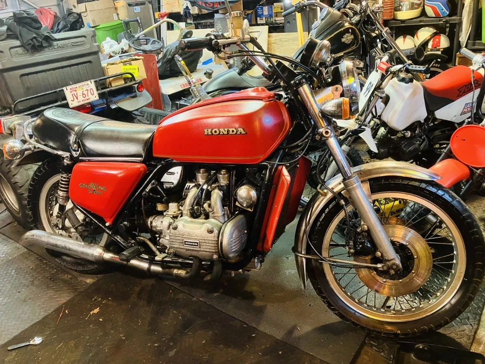 Honda: Gold Wing - Image 1 of 4