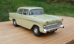 Vanguards VA38001, Vauxhall Victor F-SERIES MKI Primrose Yellow, 1:43 - Picture 1 of 10