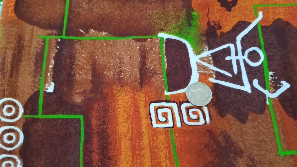 TELA DE ALGODÓN - FIGURAS Y PERROS PALO VERDE Y MARRÓN - POR Y Foto 1 de 1