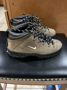 Scarpe Nike Air ACG stivali outdoor escursionismo trail marroni da donna taglia 5,5 anni - Foto 1 di 6