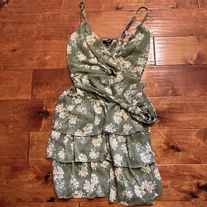 Olive Floral Tie Front Dress Tiered Ruffle Small NWT $56 Francesca’s Trixxi - Picture 1 of 10