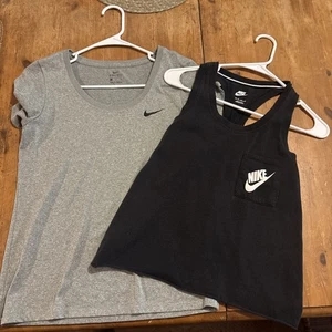Girls Nike dri-fit T-shirts size S and size XS - Picture 1 of 3