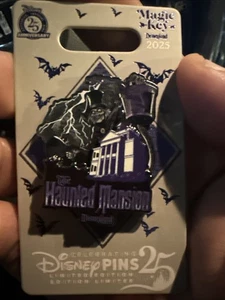 Disney Parks Pin 2025 Haunted Mansion Hatbox Ghost Passholder LE 4000 - Picture 1 of 3