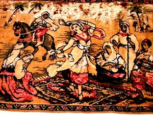 FEMININE Tanzende Frau BELGIEN Wandteppich Fransen Vintage Teppich Wandbild Hängend TOP - Bild 1 von 12