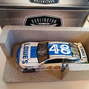Jimmie Johnson 2017 Dual Autographed Lowe's Darlington Throwback 1:24 Chevrolet - Picture 1 of 4