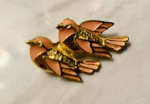 Love Birds Coral Gold Tone Vintage Estate Pin Brooch - Bild 1 von 2