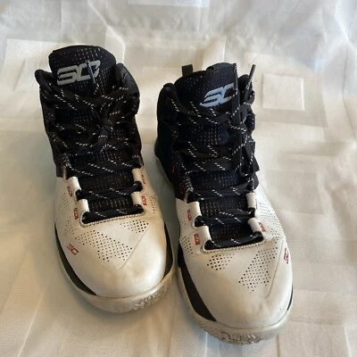 Under Armour Curry Suit And Tie Basketball Shoes Blk/wht Sz 6Y - Image 1 of 4