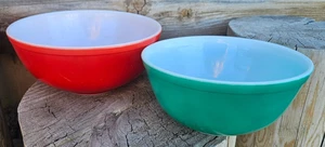 Juego de 2 cuencos vintage mezcladores Pyrex Nesting #404 rojo y #403 verde coleccionables - Imagen 1 de 13
