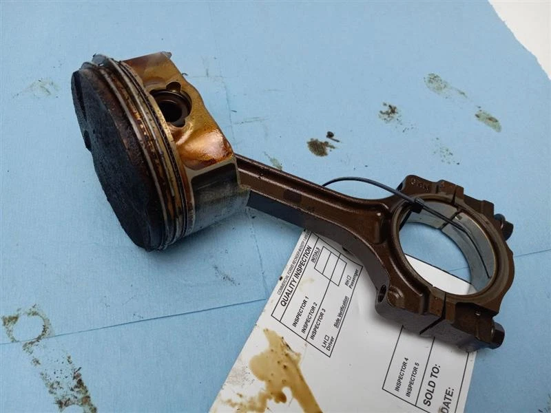 2011 CHEVROLET MALIBU FWD PISTON - Image 1 of 4