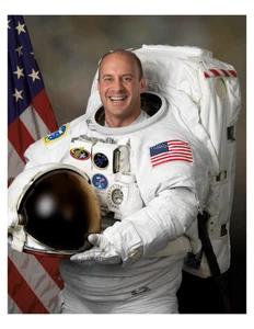 NASA Astronaut Garrett Reisman 2007 Portrait 8x10 Photo On 8.5" x 11" - Picture 1 of 1