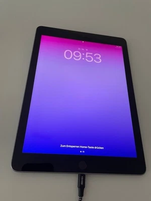 Apple iPad 6 2018 A1893 Wifi 9,7" Retina Multi-Touch 32GB iOS Tablet Space Gray - Bild 1 von 4