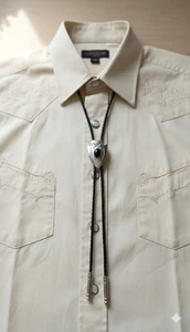 Vintage Bolo Tie Silver Arrowhead Pendant Black Cord Western Cowboy Accessory - Picture 1 of 3