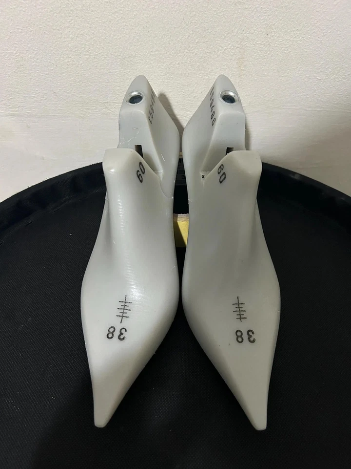 Shoe making ladies shoe last pointy toe 60mm size 38 - Image 1 of 4