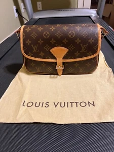 Louis Vuitton Sologne Shoulder/Crossbody Bag Brown Canvas Monogram - Picture 1 of 15
