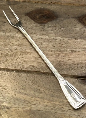 Tenedor Saint Dunstan by Tiffany plata esterlina oliva/pepinillo 5 7/8" Foto 1 de 4