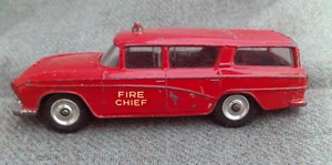 VINTAGE 1960s DINKY TOYS 257 NASH RAMBLER FIRE CHIEF FIRE DEPARTMENT TOY CAR - Picture 1 of 9