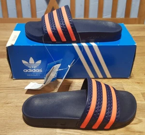 adidas® Originals Adilette Badesandale dunkelblau/orange Gr. 38 NEU mit Etikett - Bild 1 von 4