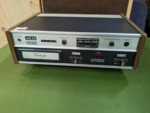 Mazo de cinta grabadora reproductor estéreo de 8 pistas vintage Akai CR-80D *para piezas* - Imagen 1 de 13