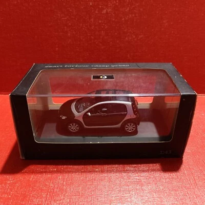 SMART FORFOUR 2003 deep green 1/43 SCHUCO  - Photo 1/3