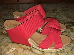 UGG AUSTRALIA Hilarie Cayenne Red Wedge Heel Sandals NEW Womens Sz 9 - Picture 1 of 6