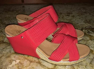 Sandalias de tacón de cuña UGG AUSTRALIA Hilarie Cayenne rojas NUEVAS para mujer talla 9 Foto 1 de 4