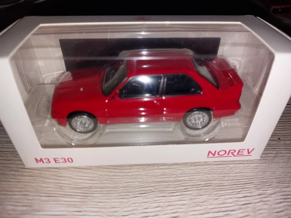 voiture miniature BMW M3 E30 1/43 NOREV dans sa boite - Photo 1/1