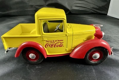 Johnny Lightning 1:24 Scale Batman Yellow Coca Cola Delivery Truck READ - Image 1 of 3