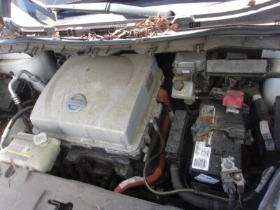 Used Engine Cooling Fan Motor fits: 2013 Nissan Leaf Fan Assembly S Grade A — 第 1/4 张图片