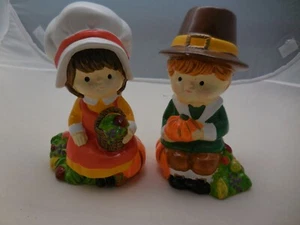 Vintage RB Junge Mädchen Pilger sitzend auf Kürbissen Keramik Made in Japan - Bild 1 von 6