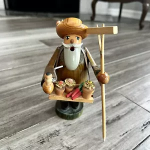 Vintage Deutscher Gärtner Bauer Gemüse Tablett Holz Räuchermann 7" Räuchermann Erzgebirge LESEN - Bild 1 von 12