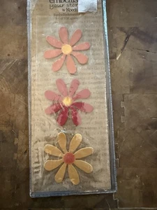 Roeda Embellish Your Story lila Blumenmagnete Gänseblümchen Kühlschrank Memoboard - Bild 1 von 2