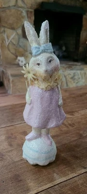 Estatuilla de conejo de Pascua vintage ESC Trading Company papel maché 11" Foto 1 de 4
