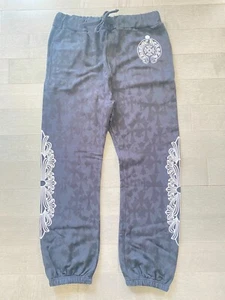Pantalón de Sudadera Cromado Corazones Cementerio Cruz Total Estampado Negro Talla L NUEVO 🙂✅ - Imagen 1 de 8
