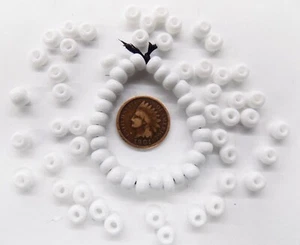 150 impresionantes cuentas comerciales africanas de cuervo pequeño de búfalo blanco T4405 porcelana ¡LEER! - Imagen 1 de 1