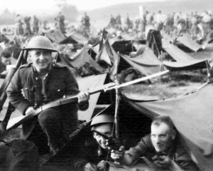 WH McCurdy unter Welpenzelt 1. Weltkrieg 8x10 WWI WW1 Foto 45 - Bild 1 von 2