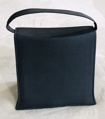 RARO Nuevo Cartera/Bolso de Maquillaje Mary Kay Gris Gunmetal con Asa y Correa Envío Rápido Foto 1 de 3