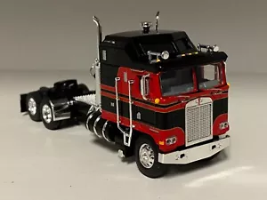 DCP 1/64 60-1556 RED & BLACK KENWORTH K100 AERODYNE LONG FRAME - Picture 1 of 2