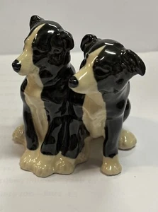 Vintage The Charm of Creamware Heredities Two Collie Puppy Figures Height 7cm - Picture 1 of 3