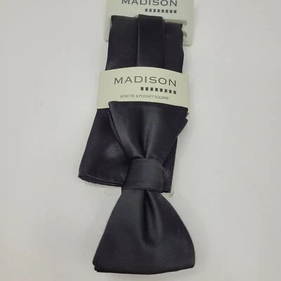 Pajarita negra lisa preatada Madison para hombre con cuadrado de bolsillo negra regular 58 pulgadas Foto 1 de 3