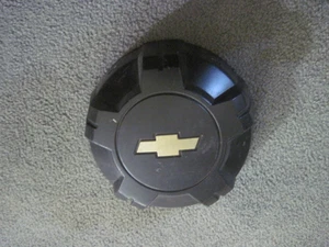 ONE Chevy GMC  Factory Center Cap 97319340  97268190 - Picture 1 of 2
