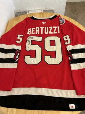 Camiseta Tyler Bertuzzi Chicago Blackhawks autografiada certificada por la JSA Foto 1 de 4
