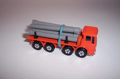 Camión de pipa "MATCHBOX" **SUPERRÁPIDO** SF-10 LEYLAND con TUBOS GRISES COMO NUEVO SUELTO Foto 1 de 4