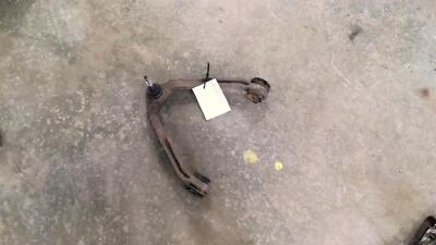 Brazo de control superior delantero usado se adapta a: Chevrolet Silverado 1500 2005 foto Foto 1 de 4