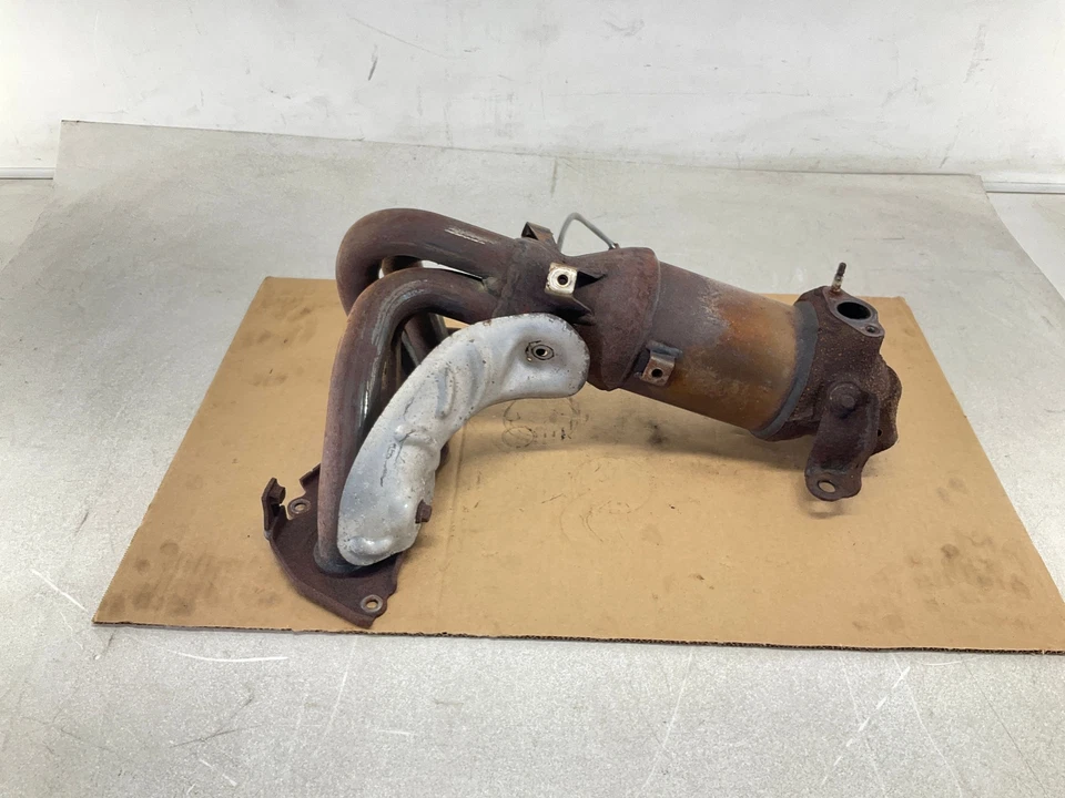 Colector de escape Toyota Avalon 2,5 L 13-18 Foto 1 de 4