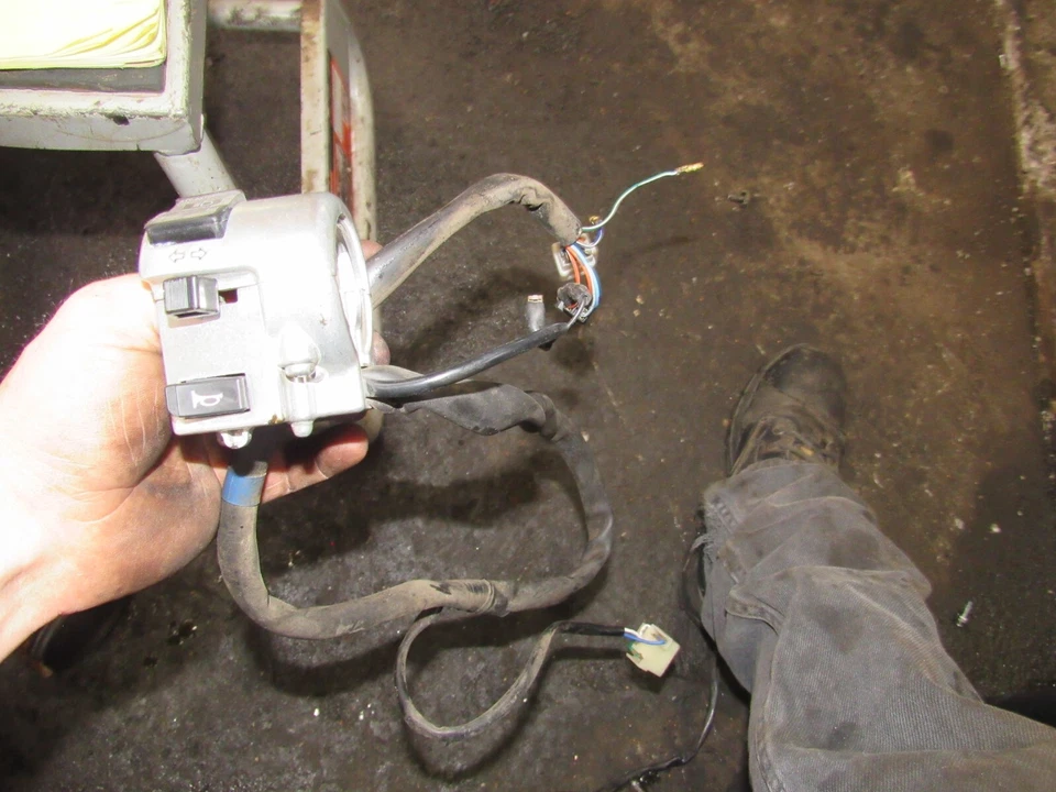 Honda VT1100 2001 Shadow Sabre interruptor izquierdo luces bocina giratoria Foto 1 de 1