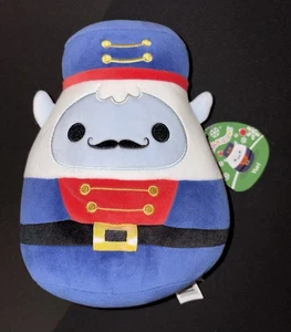 Squishmallows / Yuri 8" / Weihnachten 2024 Nussknacker Dirigent blau / Neu mit Etikett. - Bild 1 von 2