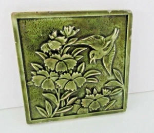 Azulejo Encáustico U.S. Co Arte Cerámica Relieve Floral y Pájaro Verde Brillante Azulejo - Imagen 1 de 3