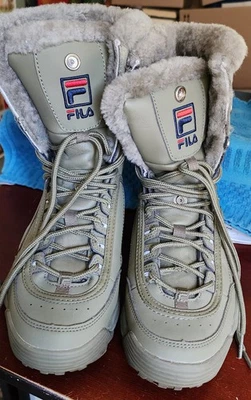 Zapato de entrenamiento/bota Fila Disruptor de piel de oveja plegable para mujer talla 7   Foto 1 de 4