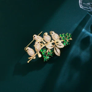 Broche prendedor pájaro verde chapado en oro circón cúbico accesorios de joyería de animales de lujo - Imagen 1 de 7
