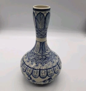 Pier 1 Imports Oriental Style Blue & White Vase 10" Tall - Picture 1 of 3